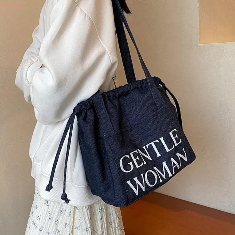 Qqmall Drawstring Denim Bag, พิมพ์โพลีเอสเตอร์ Gentlewoman กระเป๋าสะพาย, แบบพกพา Letter ความจุขนาดใหญ่ Magnetic Bucket Bag ผู้หญิง