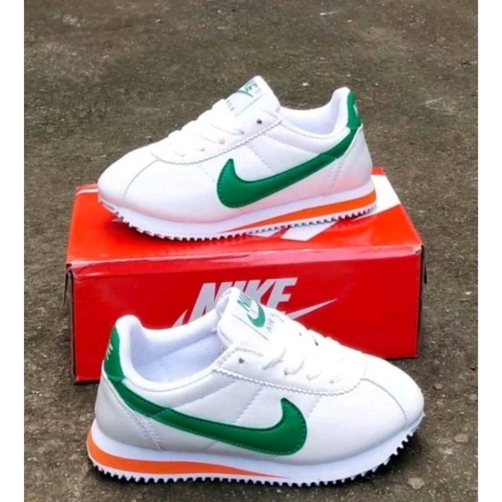 Hot0701 nike unisex รองเท้าใหม่ cortez สีขาวสีเขียวสีแดงรองเท้าผู้หญิงรองเท้าผู้ชาย