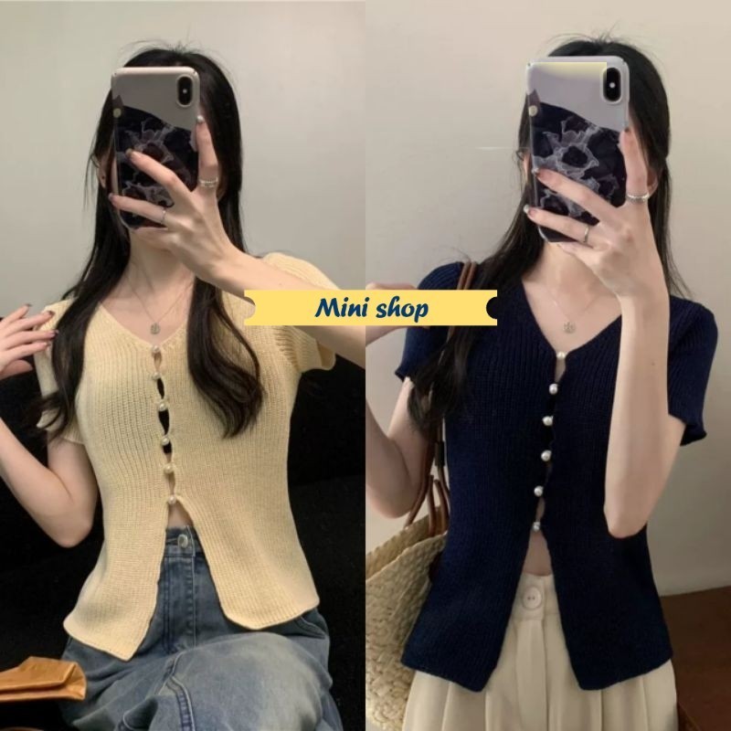 Mini shop🌸พร้อมส่ง🌸เสื้อไหมพรมแขนสั้น น่ารักคิ้วๆ คอกลม ดีเทลกระดุมเว้าด้านหน้า, เสื้อยืดผู้หญิง (J051)