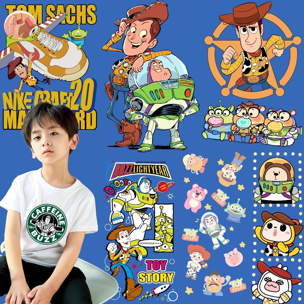 ทอยสตอรี่การ์ตูนพิมพ์สติกเกอร์การพิมพ์การถ่ายเทความร้อนนําไฟฟ้าสติกเกอร์ล้างทําความสะอาดได้สติกเกอร์เสื้อยืดกระเป๋า ทําเอง