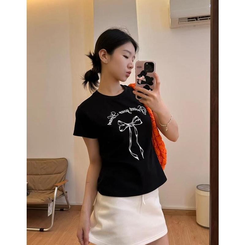 เสื้อยืดผู้หญิง เสื้อยืดสวยๆผู้หญิง เสื้อพิมพ์ลาย เสื้อยืดแขนสั้นพิมพ์ลายตัวอักษรโบว์ยอดนิยมแบบใหม่ ราคา ถูกที่สุด ดีลบีเคเค แกลเลอรีภาพที่ 6