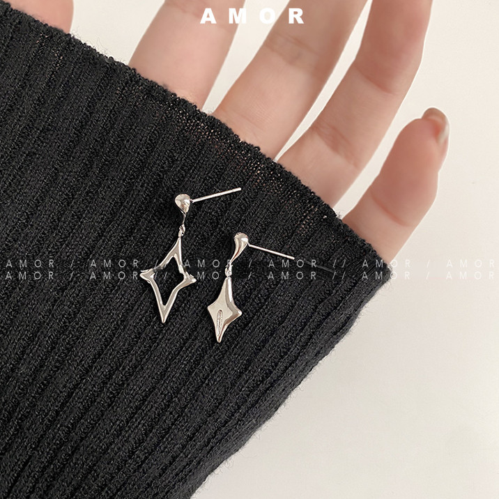 ดาว ต่างหูเข็มเงินไม่สม่ําเสมอ 2024 ต่างหูเกรดสูงยอดนิยมใหม่ต่างหูดีไซน์เฉพาะและต่างหู