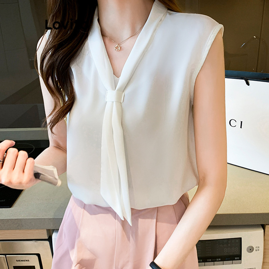 Lovito เสื้อเบลาส์ผู้หญิง มีสายผูก สีพื้น สไตล์หรูหรา LNL43115(หลากสี)
