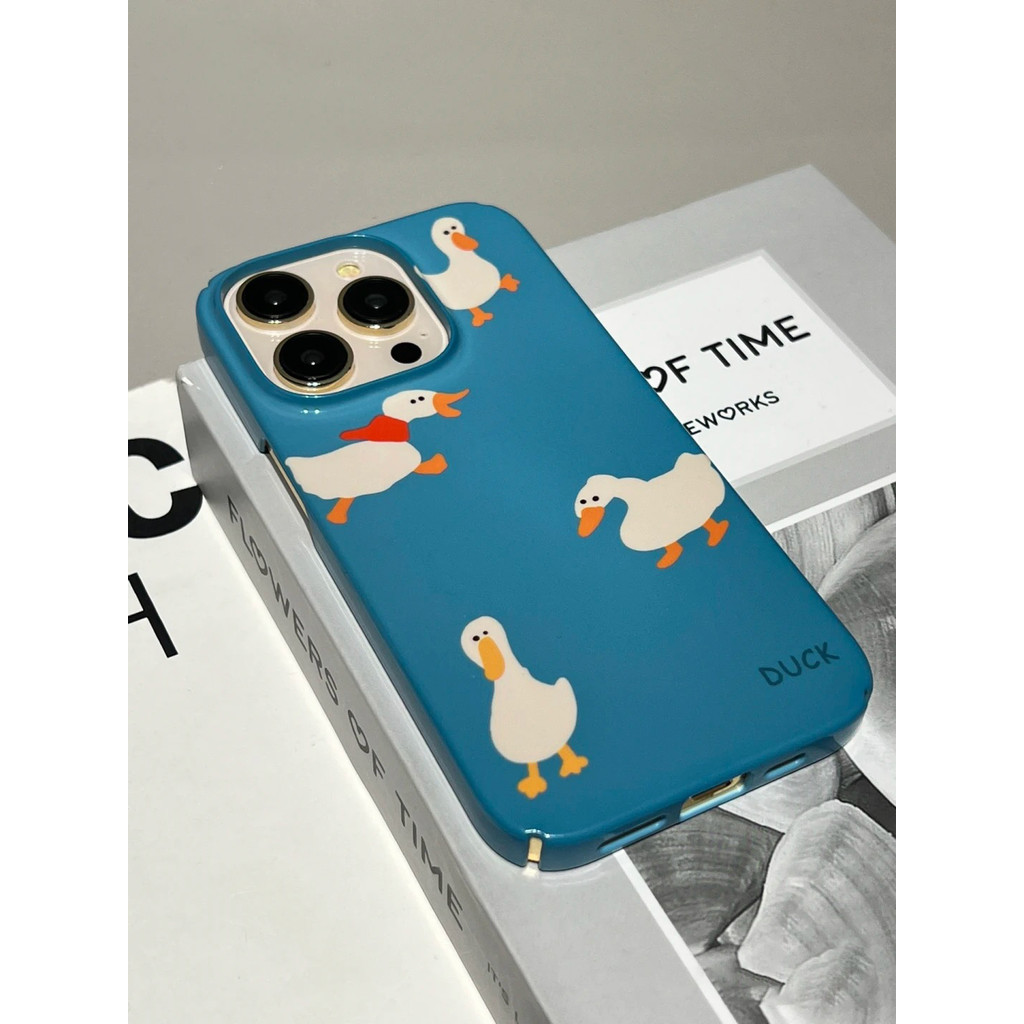 ฤดูร้อน รูปเป็ดขาวหลายตัว แบบนามธรรม เคสป้องกันสำหรับ iPhone 16 Plus XR 11 Pro Max 16 Pro Max 16 Pro 15 Pro 16 15 14 13 12 11 เคสแข็ง 15 Plus 15 Pro Max กันกระแทก