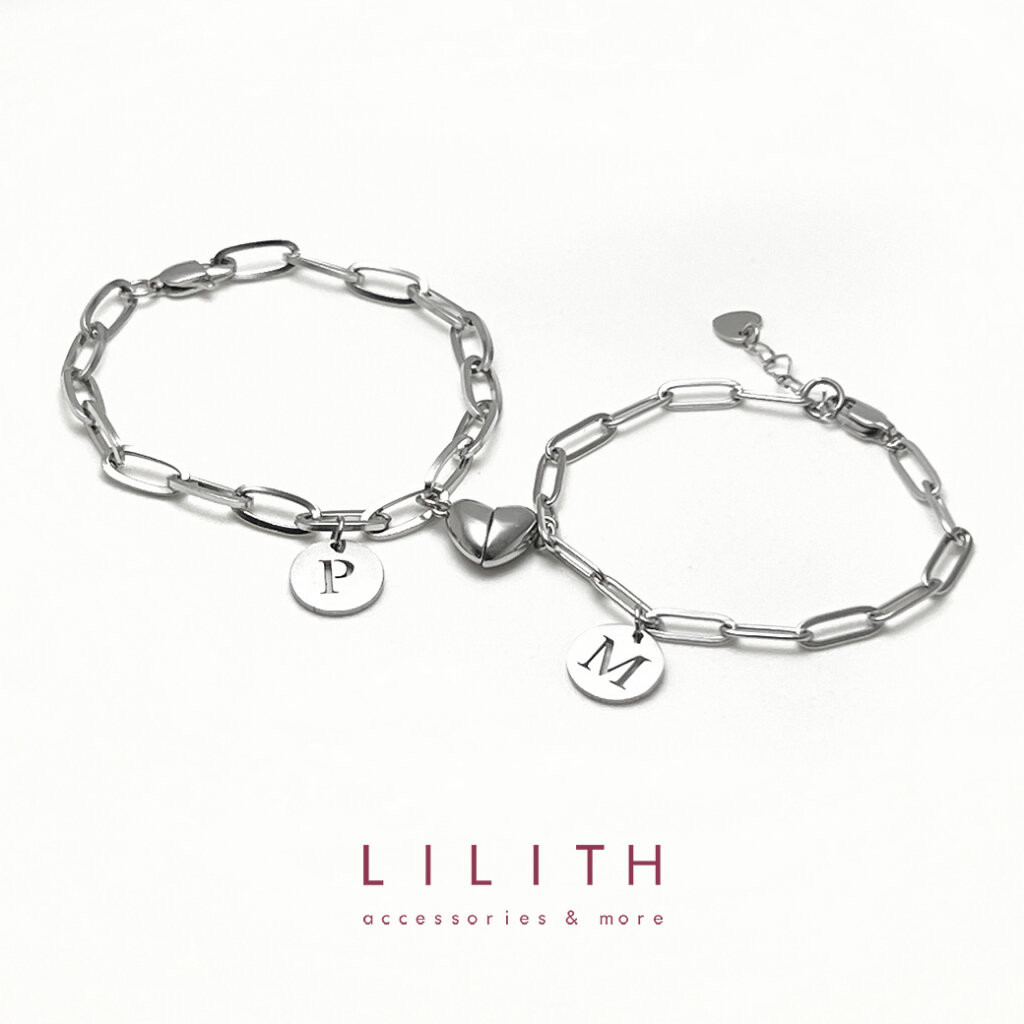 Lilith - Heart Couple bracelet สร้อยข้อมือคู่ แม่เหล็กหัวใจ จี้ตัวอักษร A-Z