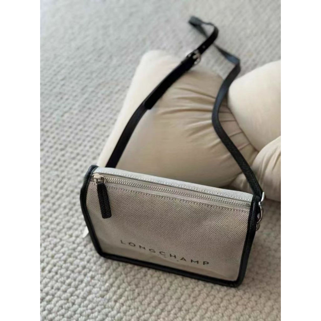 Essential TOILE กระเป๋าหญิงขนาดเล็กหนึ่งไหล่ Crossbody กระเป๋าสี่เหลี่ยมเล็ก LX250224