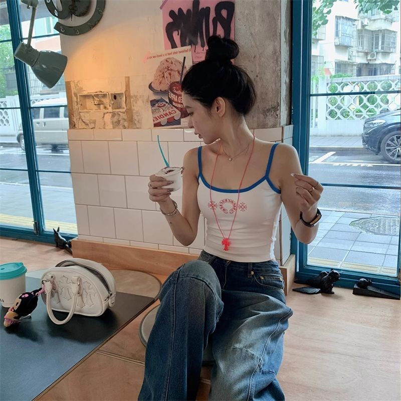 ฤดูร ้ อนใหม ่ หวานและเผ ็ ดแขนกุดออกแบบส ่ วนบุคคลพิมพ ์ เสื ้ อกั ๊ กอารมณ ์ Tights สัมผัสสะดือสั ้ นAll-Match
