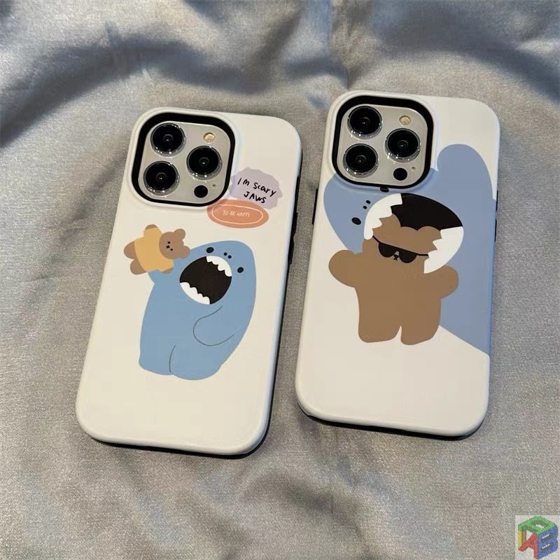Bear Shark เหมาะสําหรับ Apple 14plus 15/16promax เคสโทรศัพท์ Iphone13pro 11 12 7/8Plus Xsmax เปลือกฟิล์ม Two-in-One 11 หญิงซิลิโคนอ่อนนุ่มฝาครอบฟิล์มแข็ง