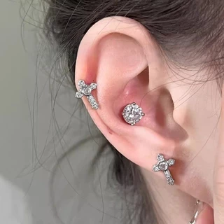 We Flower 1PC Punk Shining คริสตัลไทเทเนียมเหล็ก Cross สกรูต่างหูผู้หญิงผู้ชาย Hypoallergenic Ear Studs เครื่องประดับ