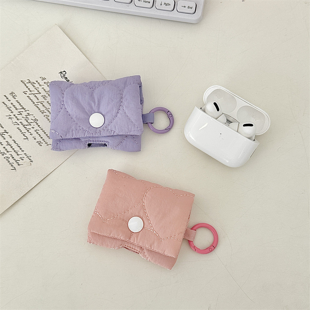 Love Heart Quilted Macaronกระเป๋าใส่เหรียญInsสไตล์ใหม่AirPodsชุดหูฟังบลูทูธน่ารักสีธรรมดาชุดหูฟังการจัดเก็บป้องกันกระเป๋านุ่ม
