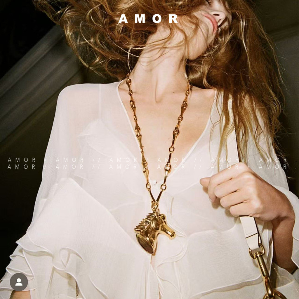 Exaggerate Vintage สร้อยคอจี้หัวม้าสีทอง สร้อยคอยาว Paris Fashion Show Female