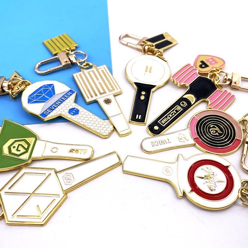 Kpop Idol Cartoon Bts Blackpink Exo Nct Got7 TWICE Metal Keychain Pendant Decorative keyring Jewelry
