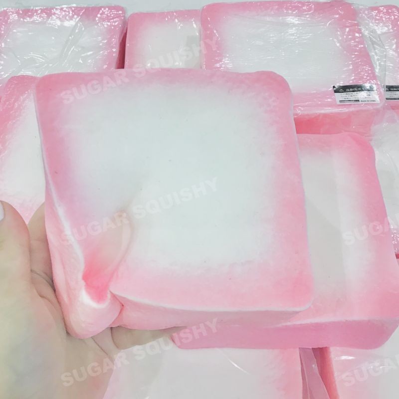 ขอบสีชมพูหนาขนมปังช ้ า Rebound Pinch Decompression Vent ของเล ่ น Squishy Decompression
