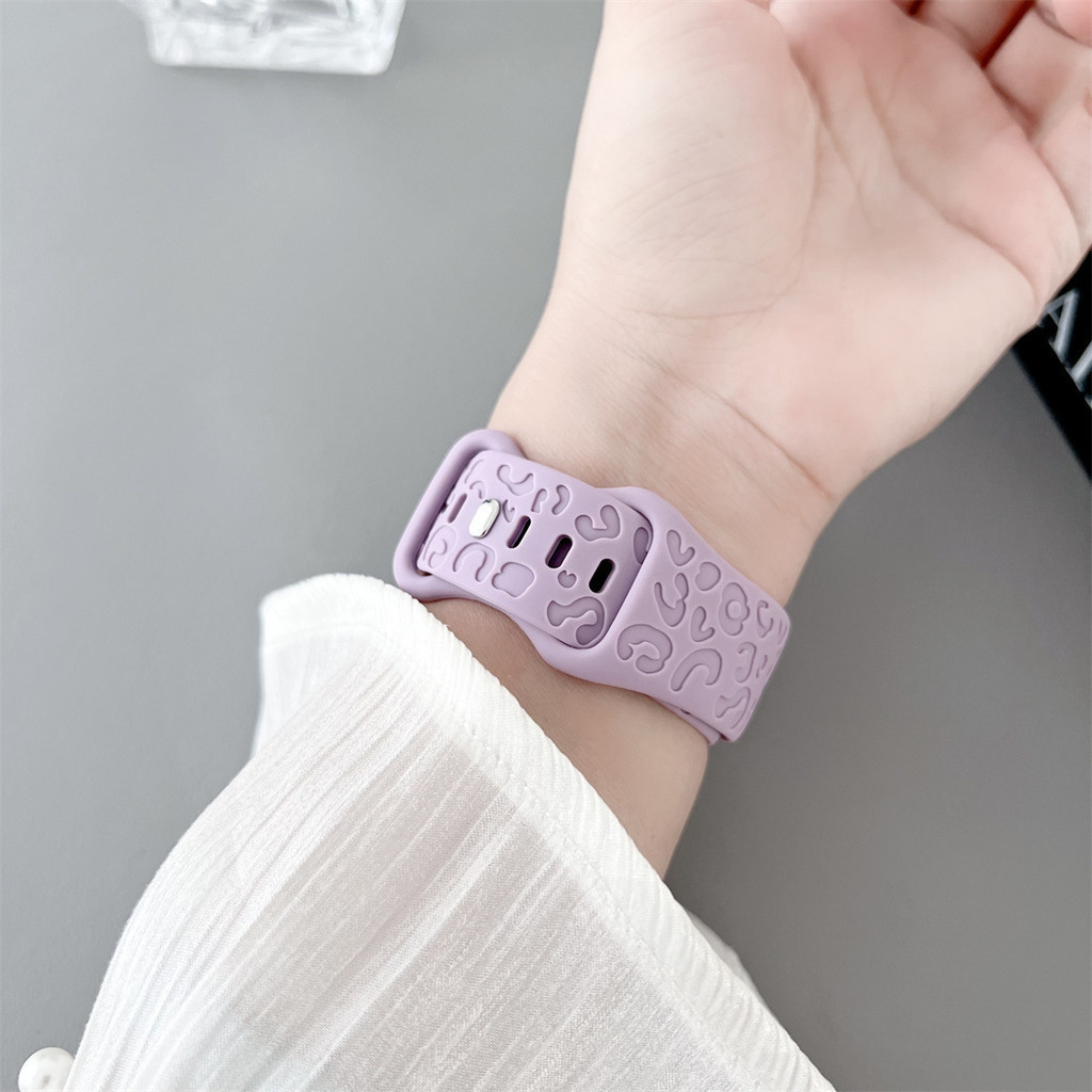 แกะสลักสายคล้องคอซิลิโคนสร้อยข้อมือสําหรับ Samsung Galaxy Watch FE 7 6 5 4 40 มม.44 มม.45 มม.42 มม.46 มม.43 มม.47 มม.