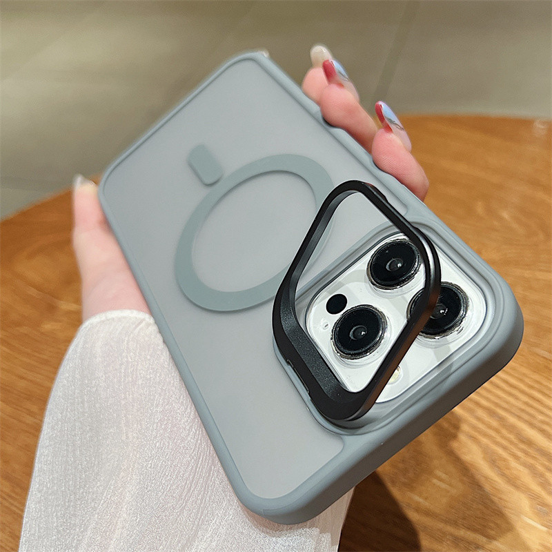 Luxury Matte เลนส์โลหะขาตั้งพับเคสโทรศัพท์แม่เหล็กสําหรับiPhone 16 15 14 13 12 11 Pro Max Plus Miniกันกระแทกซ่อนFulcrumปลอกป้องกันลายนิ้วมือPCปกหลัง