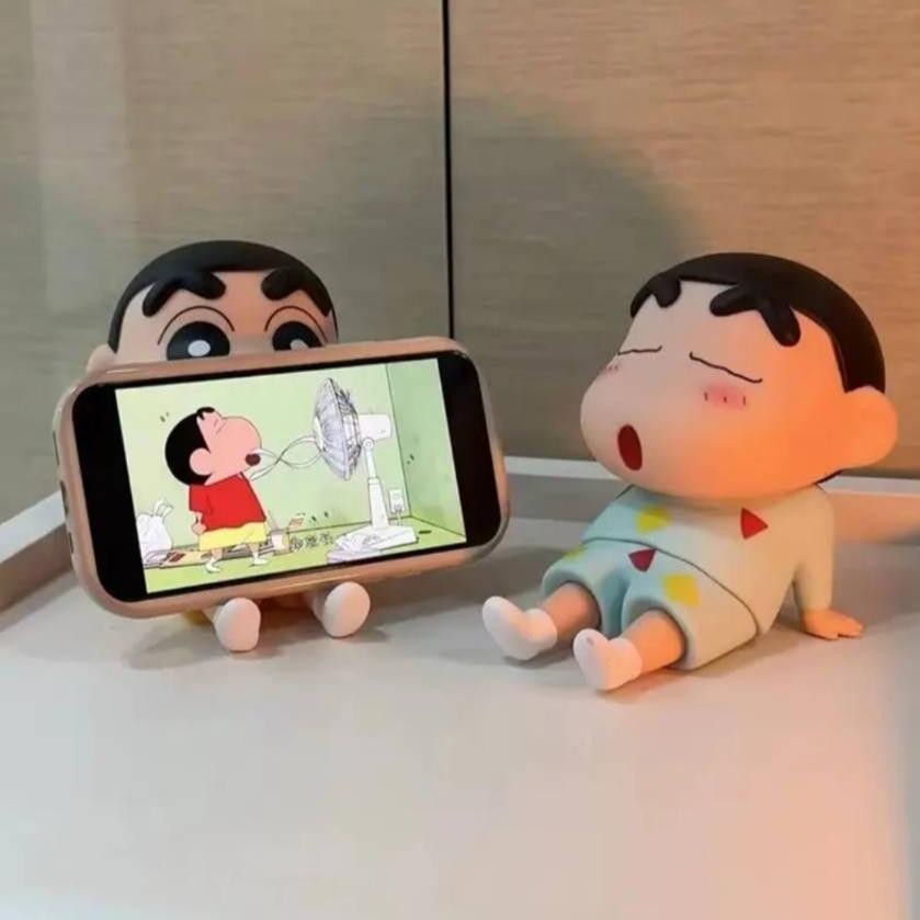 โมเดลวางโทรศัพท์ ที่วางมือถือ Shin-chan (หมุนหัวได้ หมุนขาได้)ขนาดตัวประมาณ 10 cm.