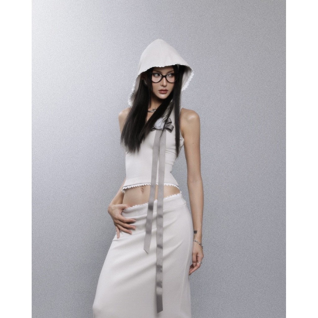Sodope CLUB - เสื้อยืดแขนกุดมีหมวกและกระโปรงลูกไม้ Set