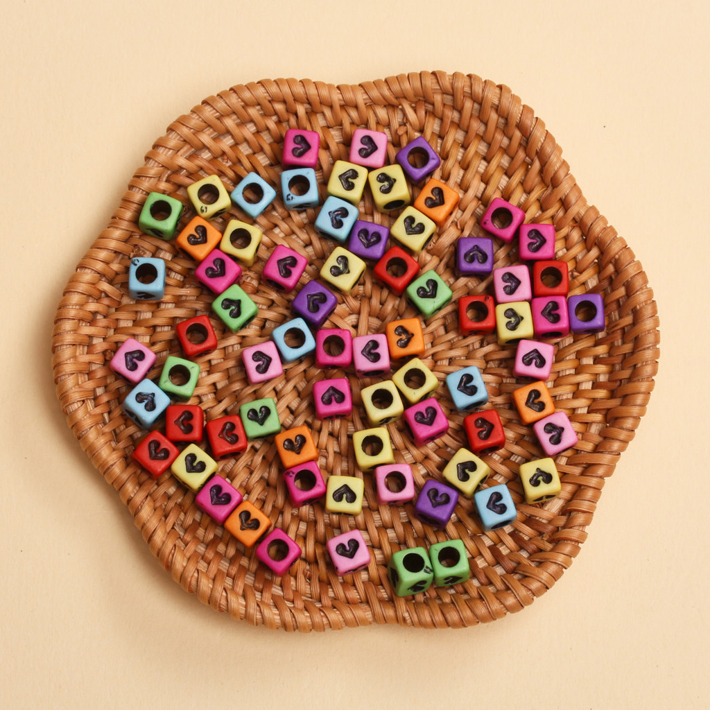 80 ชิ ้ น 6 มิลลิเมตรอะคริลิคหัวใจรูปแบบลูกปัดสี ่ เหลี ่ ยมสําหรับเครื ่ องประดับทํา DIY สร ้ อยข ้ อมือพวงกุญแจอุปกรณ ์ เสริม - รูปที่ 4