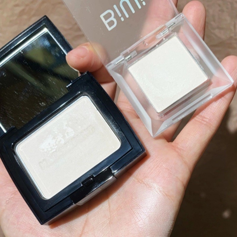 ไฮไลท์เนื้อแมท ▲Biwi monochrome eyeshadow A26 แพะไขมันหยกสีขาว face brightening mask ร่องน้ําตา