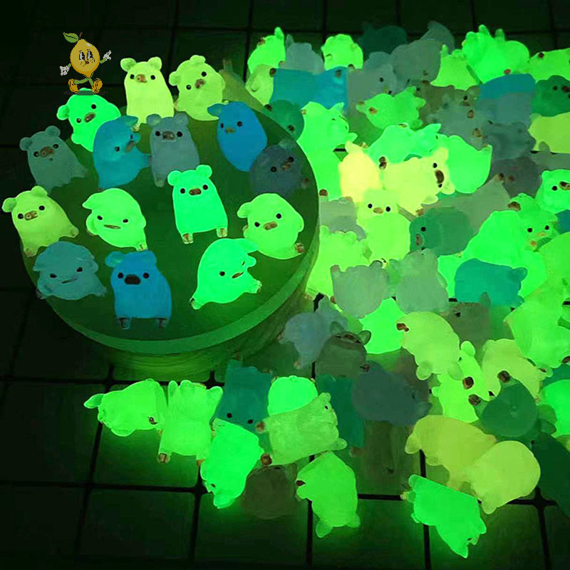 [mozh] 1/5pcs Mini เรซิ่น Luminous Piggy ตกแต่งแดชบอร์ดรถตกแต่งบ้าน DIY เครื่องประดับอุปกรณ์เสริม [TH]