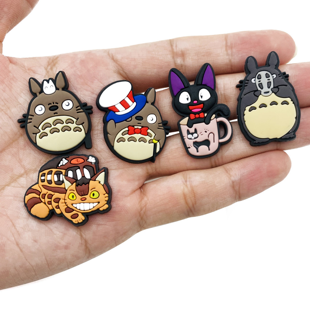 องค์ประกอบอะนิเมะ Jibbitz ชุดตัวติดรองเท้าแบบเซต จิ๊บบิทตกแต่ง น่าสนใจตัวติดรองเท้า รองเท้าเเตะ charms
