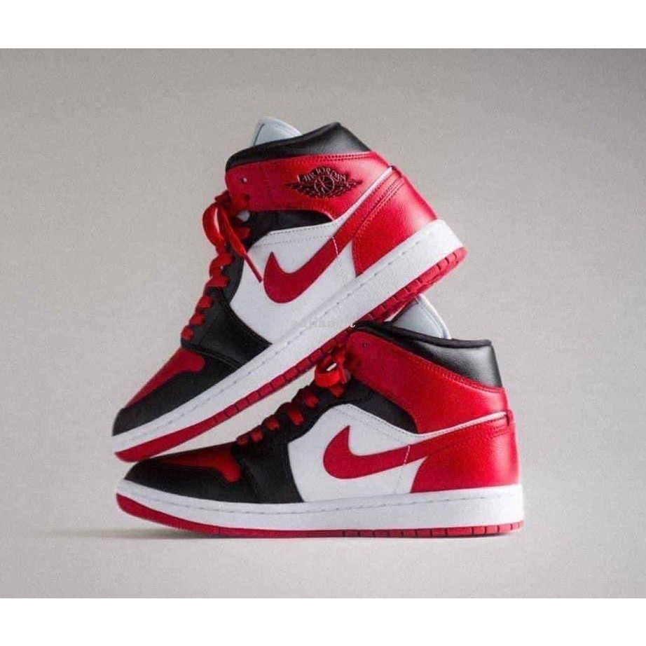 NK A/J 1 Mid-Phase ทางเลือก Breeding Toes สีดําสีแดง BQ6472-079 ผู้ชายผู้หญิงรองเท้า