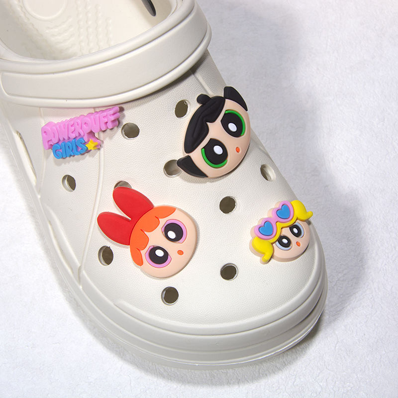 ชุดจระเข้ Jibbitz ใหม่ อุปกรณ์เสริมรองเท้ารูดอกไม้ การ์ตูนน่ารัก DIY อุปกรณ์เสริมหัวเข็มขัดรองเท้าแสนสนุก crocs charm