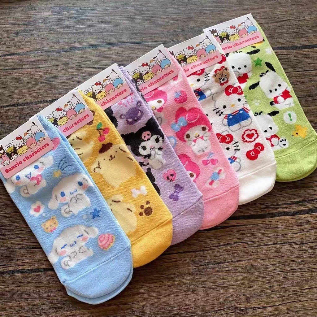 2025 ฤดูใบไม้ผลิฤดูร้อนการ์ตูน Melody Cinnamon Dog Kuromi Hello Kitty Pacha Dog เกาหลี Dongdaemun ถุงเท้าสั้นผู้หญิง