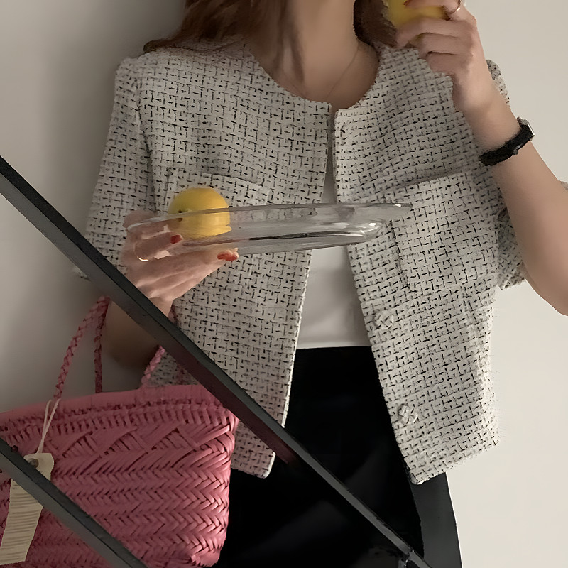 KaeKai พร้อมส่ง เสื้อคลุม ลายตาราง ผ้าทวิต กระดุมเก๋ๆ ผ้าลื่นใส่สบาย แต่งกระเป๋า2ข้าง แฟชั่นสาวๆ