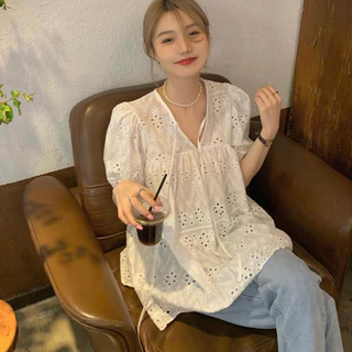 เสื้อเบลาส์ลูกไม้ แขนตุ๊กตา คอวีผ้าไหม