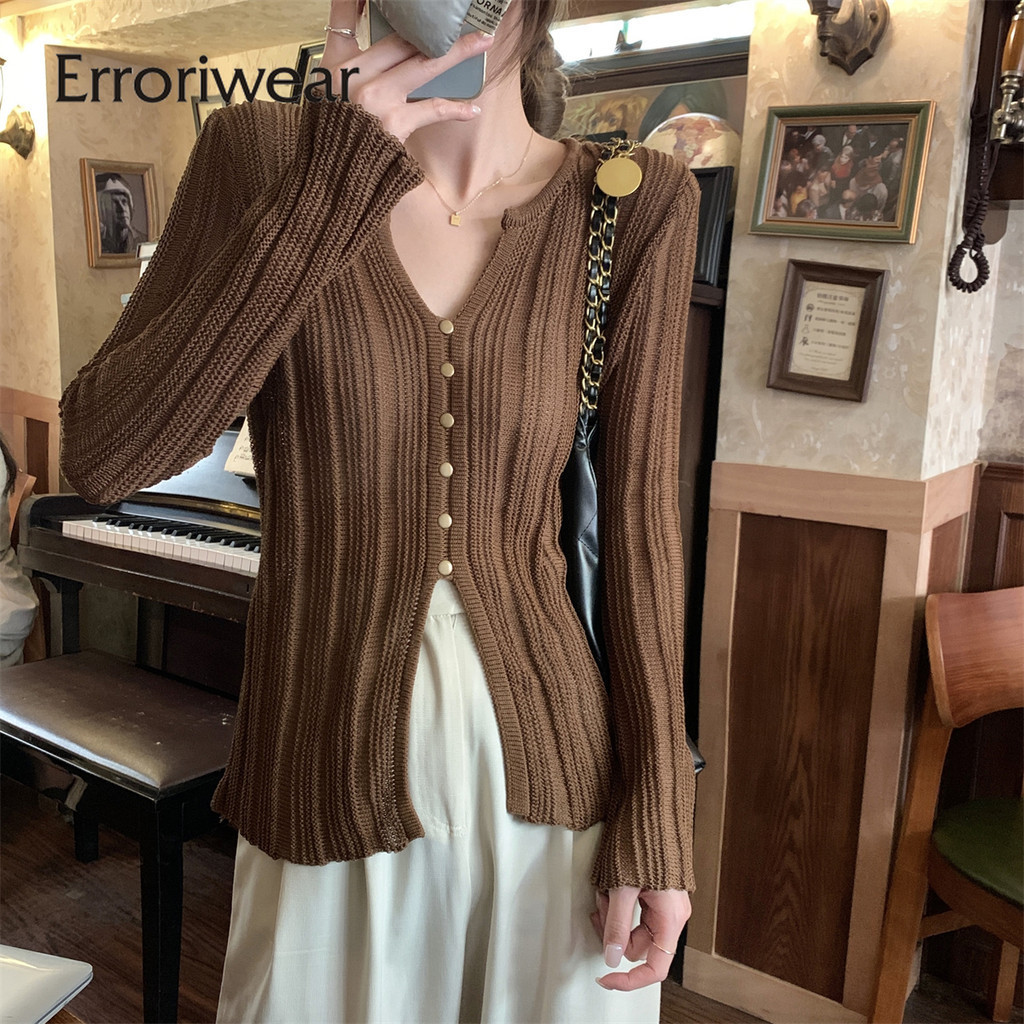 Erroriwear เสื ้ อสเวตเตอร ์ ถักผู ้ หญิง 2024 ใหม ่ V คอสีทึบ Causal Slim Fit เสื ้ อแขนยาว