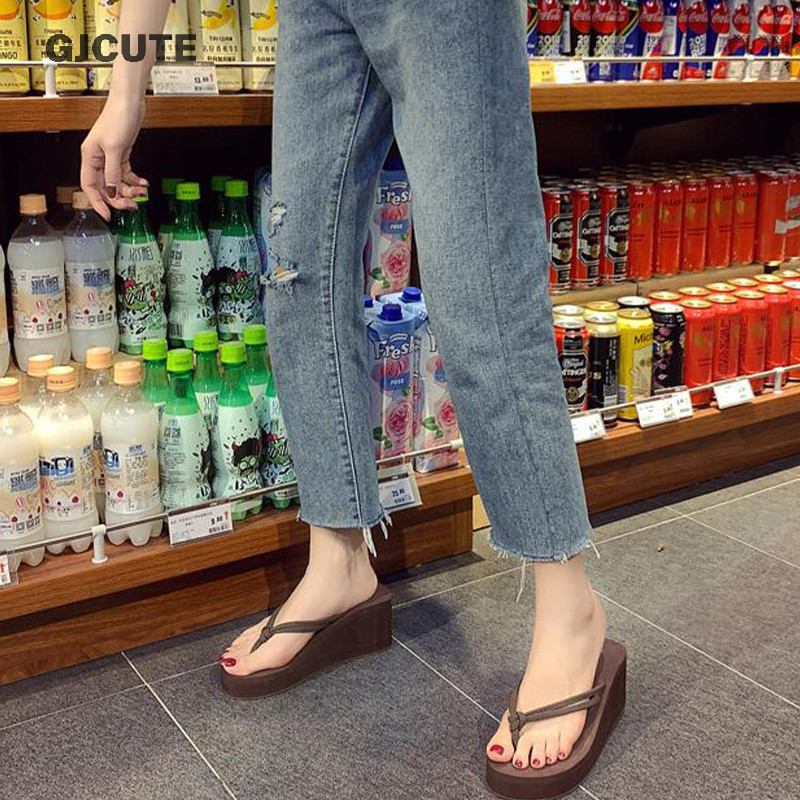 Gjcute Flip-flops สําหรับผู้หญิงแฟชั่นฤดูร้อน Casual สวมใส่ด้านนอกรองเท้าส้นสูง Flip-flops Ins อินเทรนด์ลื่นส้นลาดรองเท้าแตะชายหาดริมทะเลสําหรับผู้หญิง WTD