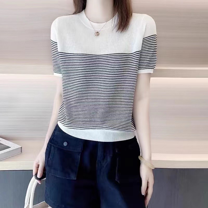 ความรู้สึกระดับไฮเอนด์ที่ดูดีสุด ๆ สดชื่น ลายทาง รอบคอเสื้อกันหนาวผ้าไหมน้ําแข็งบางเรียบง่ายเสื้อสวมหัวแขนสั้นฤดูใบไม้ผลิฤดูใบไม้ร่วงด้านบนหญิงมีความสุขฉัน