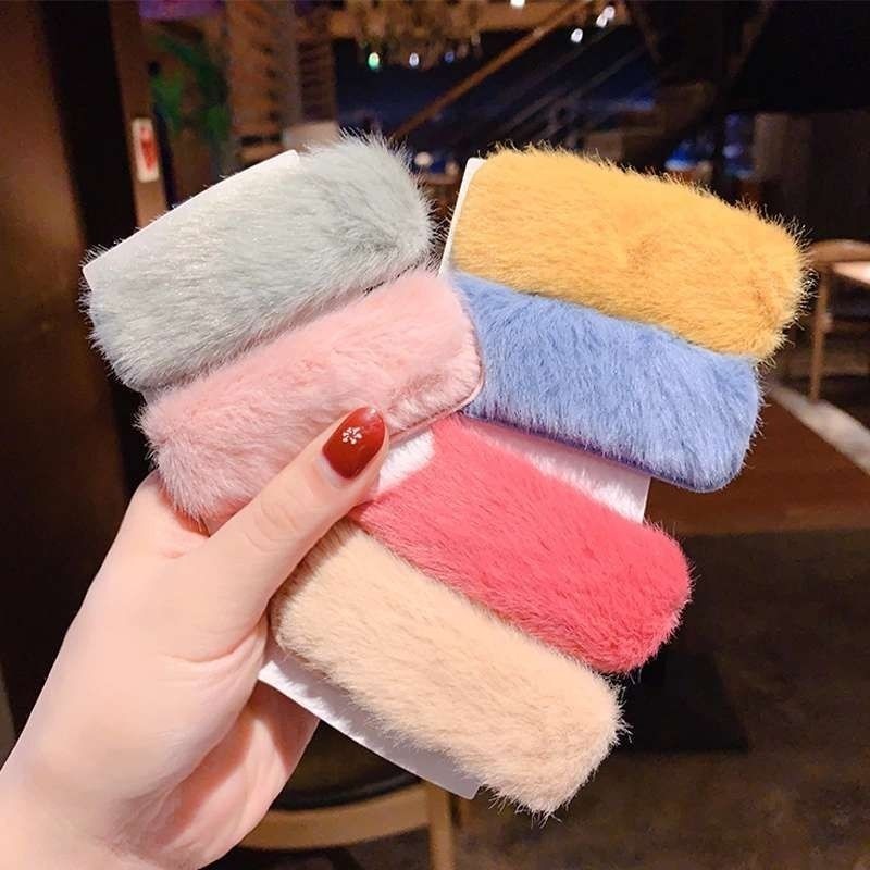 🇹🇭พร้อมส่งในไทย🇹🇭 กิ๊บติดผม รูปตุ๊กตา ผ้ากํามะหยี่ขนนิ่ม สีแดง สําหรับผู้หญิง