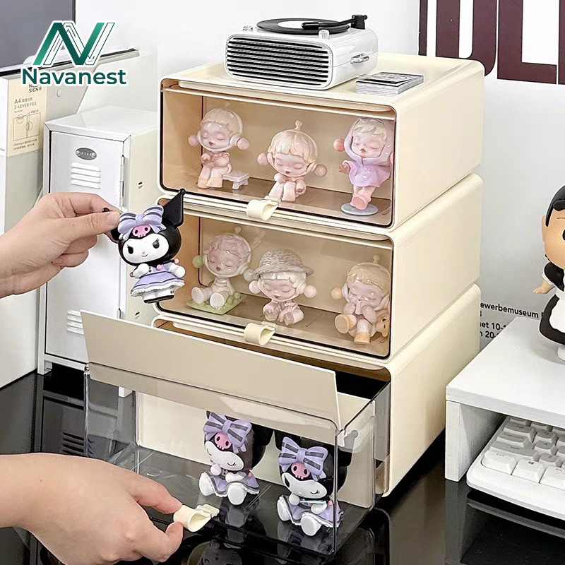 Navanest กล่องเก็บของบนโต๊ะ ดึงออกได้ เก็บตุ๊กตา กล่องโชว์ตุ๊กตา โปร่งใส กันฝุ่น ตุ๊กตา ขาตั้งโชว์รู