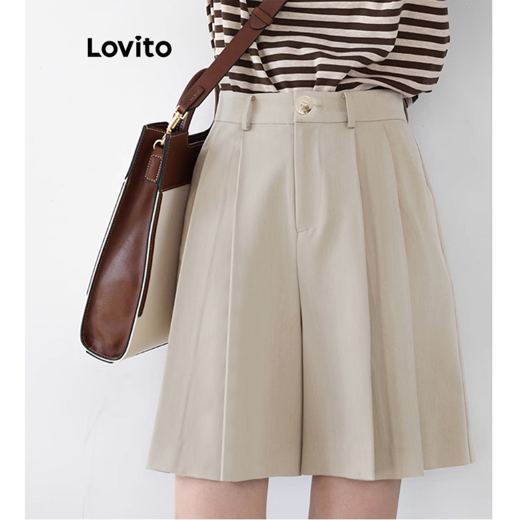 Lovito กางเกงขาสั้นผู้หญิง มีกระดุม แต่งจีบ สีพื้น สไตล์ลำลอง L87ED432