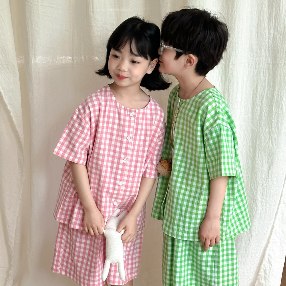 [ว.ม เสื้อผ้าเด็กแตงโม] พร้อมสต็อก & จัดส่งฟรี ชุดนอนเด็กลายสก๊อตฤดูร้อนเวอร์ชั่นเกาหลีสไตล์ใหม่ชายหญิงแฟชั่นลําลองชุดนอนสบายอินเทร