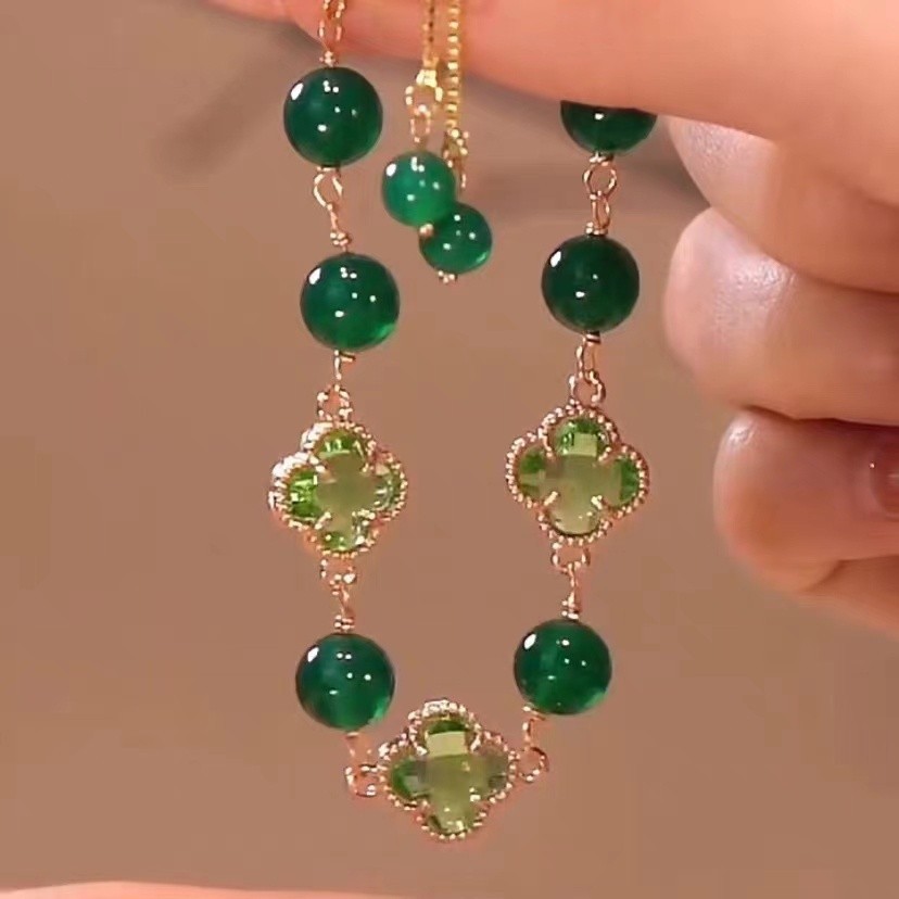 สร้อยข้อมือคริสตัลอาเกตสี่ใบโคลเวอร์คลาสสิกของผู้หญิง