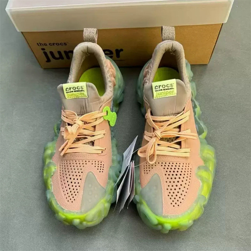 Crocs รองเท้าผู้ชาย Salehe Bembury X Juniper รองเท้าผ้าใบรองเท้าผ้าใบลายนิ้วมือแบบผูกเชือกระบายอากาศ  | 208694