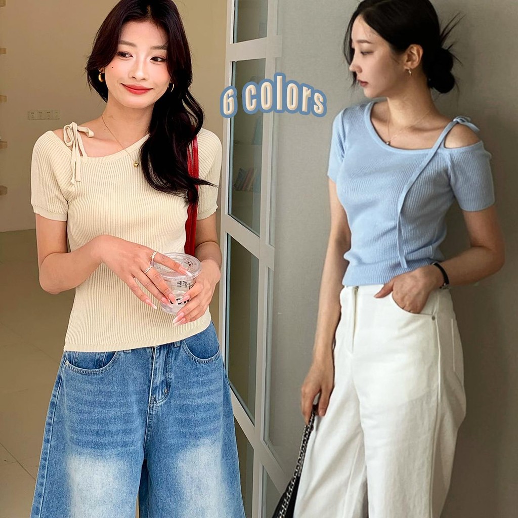 Chili Koko ดีไซน์สายเดี่ยวเปิดไหล่สไตล์ฝรั่งเศสสำหรับฤดูร้อน เสื้อยืดถักลายทางแขนสั้นทรงสลิมฟิตสำหรับผู้หญิง D404