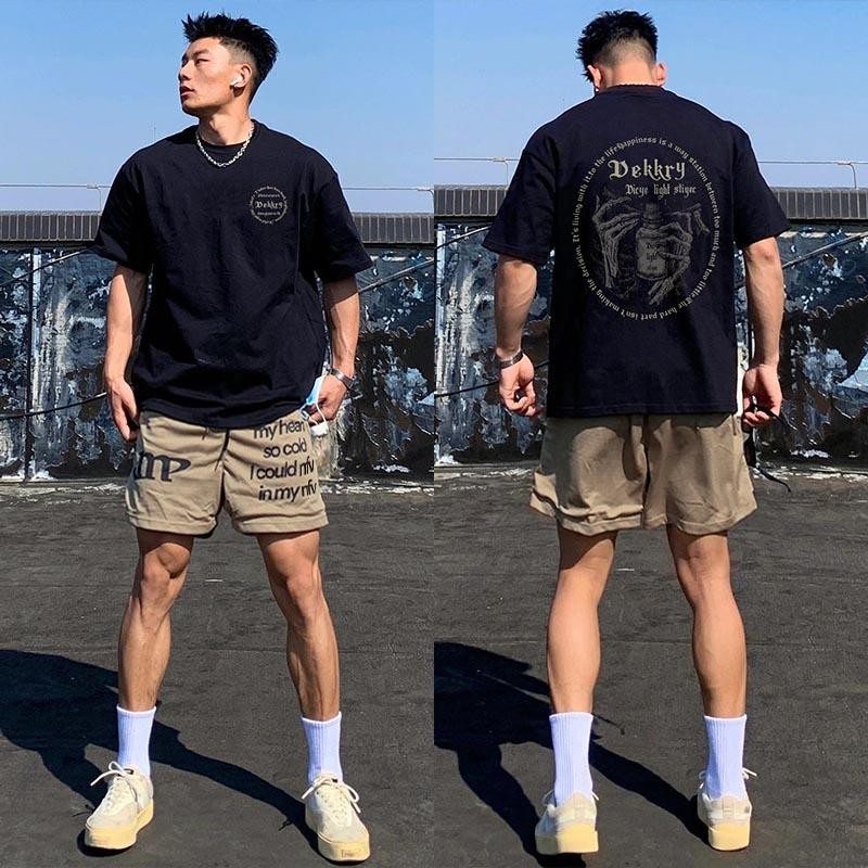 Basi เสื้อยืดแขนสั้น โอเวอร์ไซส์  ลายสตรีทDEKKRYเท่มาก สไตล์วัยรุ่น ฮิปฮอป เสื้อผ้าฝ้ายนิ่มใส่สบาย เสื้อชายหญิง ขาว ดำ ราคา ถูกที่สุด ดีลบีเคเค แกลเลอรีภาพที่ 3
