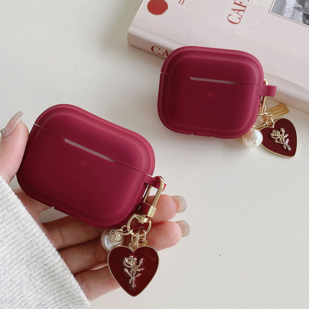 Retro ไวน์แดงซิลิโคนกรณีหัวใจ Rose จี้สําหรับ AirPods 4 3 Pro 2 1 Pro2 หูฟังฝาครอบป้องกัน Pearl พวงกุญแจอุปกรณ์เสริม
