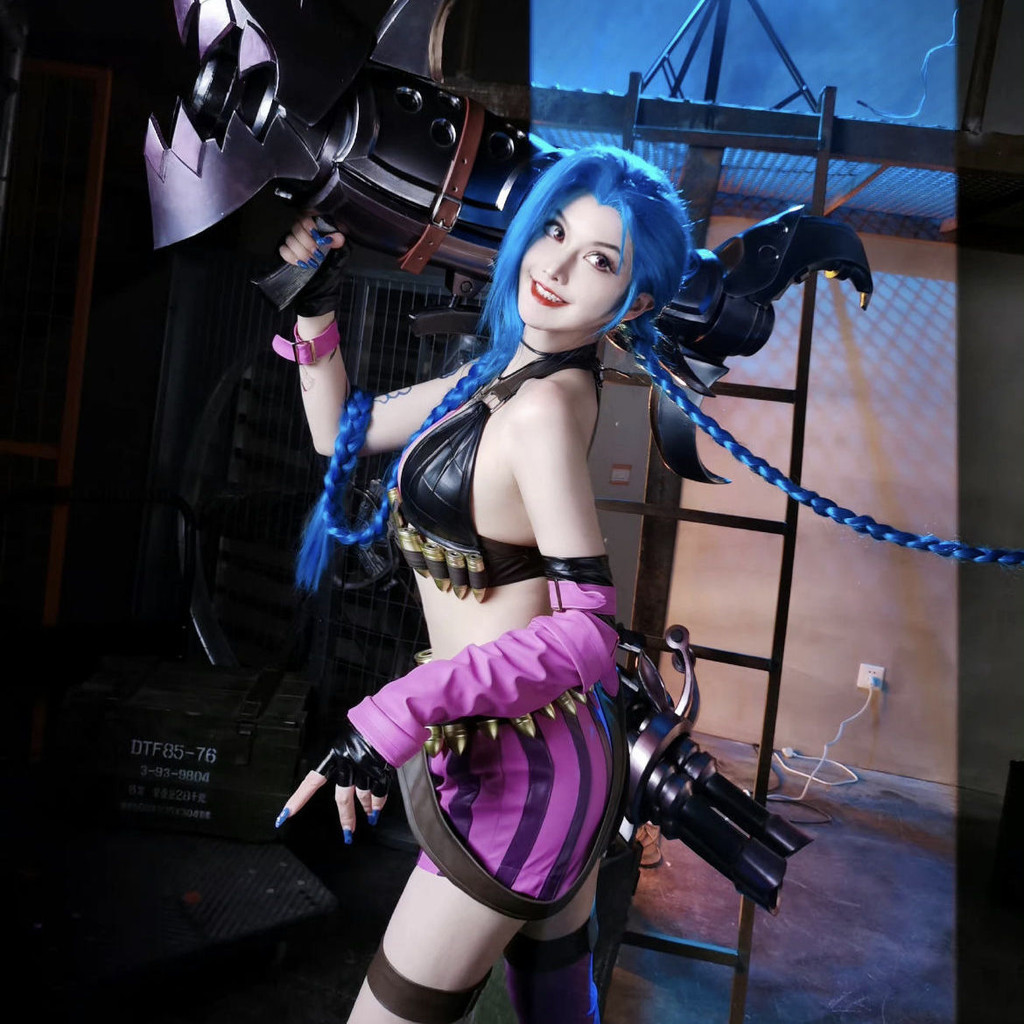 1:1คอสเพลย์ League of Legends Jinx Runaway Lolita cos, LOL Jinx ชุดเต็ม