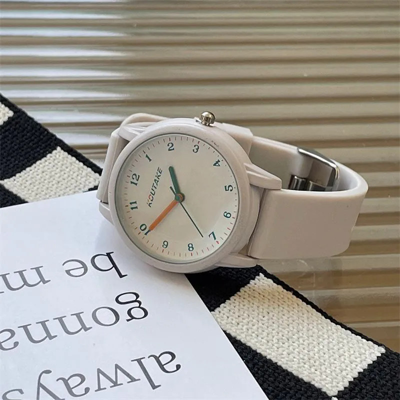 ตัวชี้ประเภทนาฬิกากันน้ํานาฬิกาควอตซ์วัสดุซิลิโคนผู้ชายผู้หญิงหน้าปัดกลม