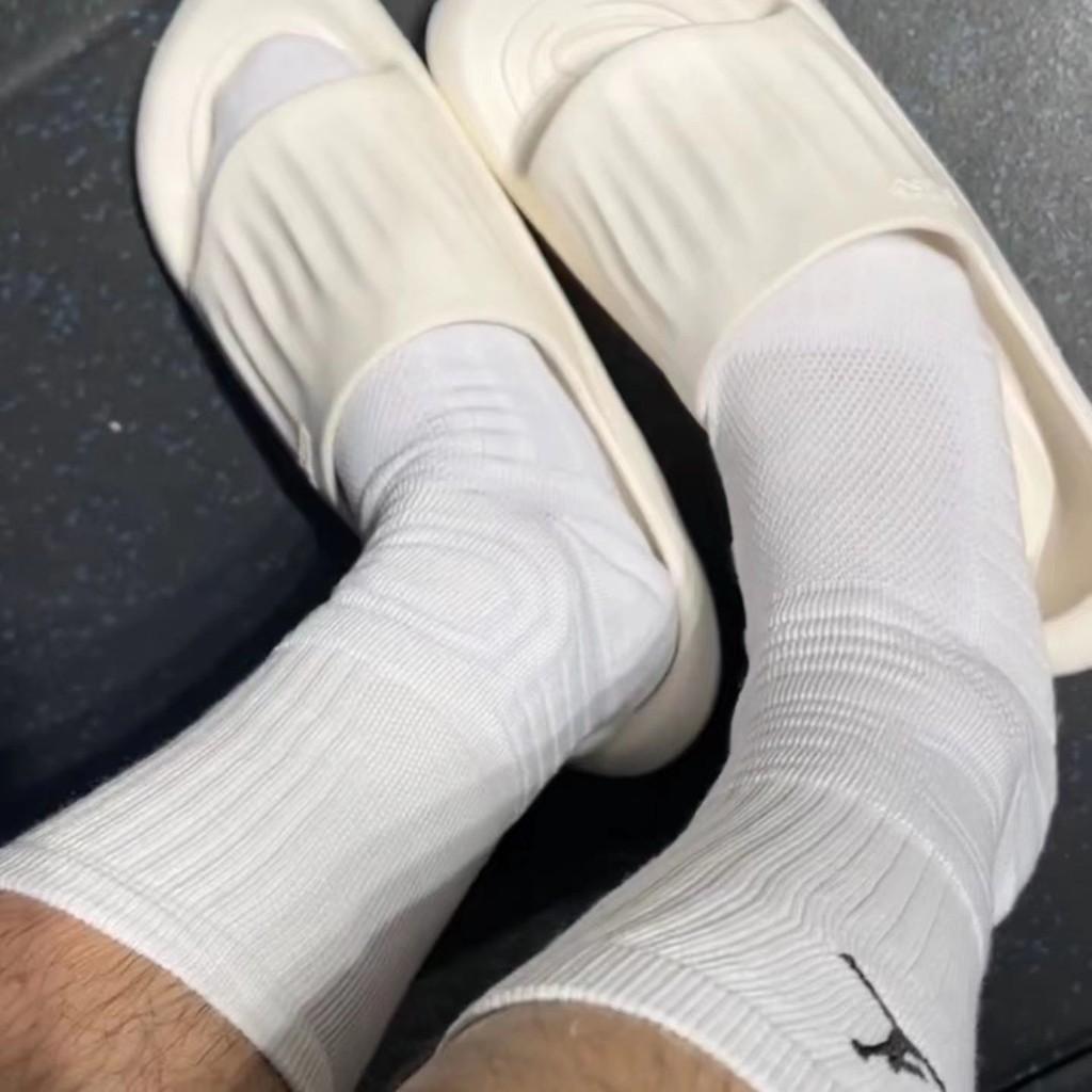 AJถุงเท้ากีฬาบาสเก็ตบอลข้อยาวและสีขาวแบบมืออาชีพสาหรับผู้ชาย