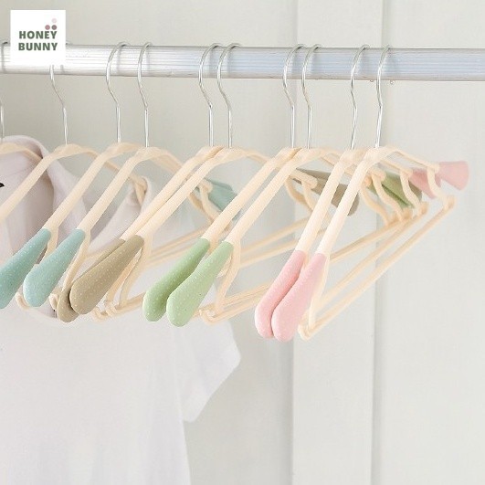 ไม้แขวนเสื้อไม่ยับ ช่วยป้องกันรอยยับ เสื้อไม่เสียทรง พลาสติกคุณภาพดี