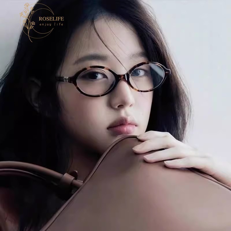 Roselife แว่นตากันแดด กรอบรูปไข่ ลายเสือดาว สีฟ้า อินเทรนด์ เหมาะกับทุกเพศ ทุกวัย สําหรับผู้หญิง ผู้ชาย กลางแจ้ง แต่งหน้า ฟรีแว่นตา เลนส์ป้องกันแสงสีฟ้า เครื่องประดับแฟชั่น
