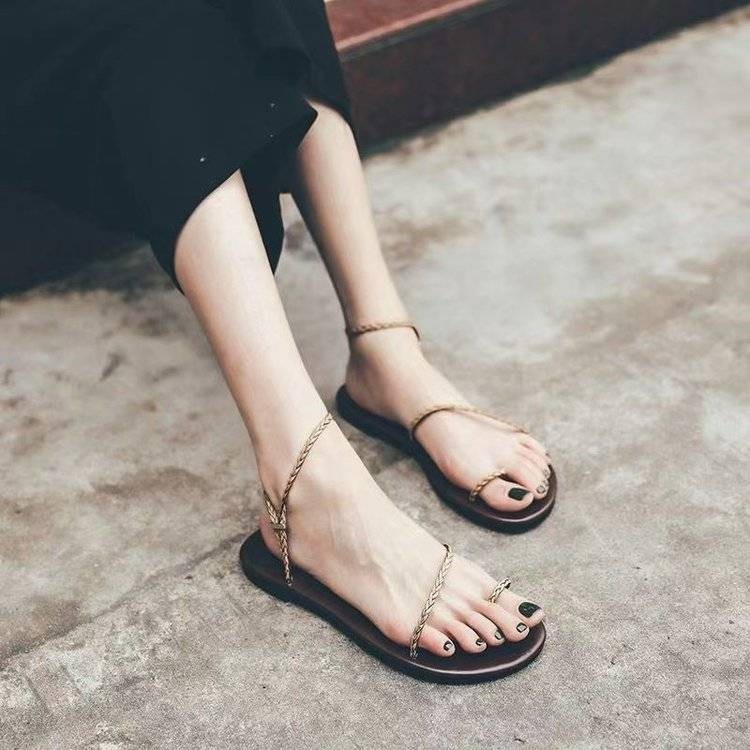 36-43 ขนาดขนาดใหญ ่ รองเท ้ าผู ้ หญิง 41 Fairy Flip-Toe สายบางรองเท ้ าโรมัน 42 สวมใส ่ ด ้ านนอก All-Match สายแบนรองเท ้ าแตะ Flat Sole