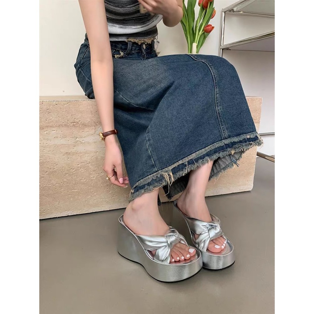 รองเท้าส้นเตารีดผู้หญิงพื้นหนาส้นสูงเป็นพิเศษ (ขนาดใหญ่กว่า 8 ซม.) รองเท้าส้นเตารีดยางแพลตฟอร์ม - รูปที่ 3