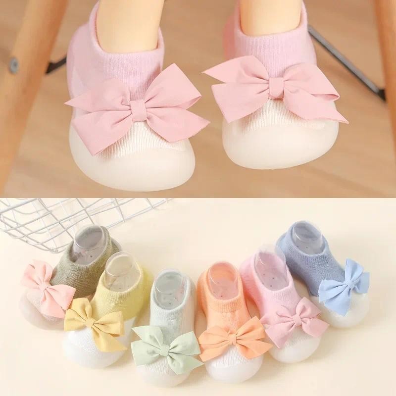 รองเท้าเด็กทารกแรกเกิดลายปักยางนิ่มกันลื่นสําหรับ Crib เด็กวัยหัดเดิน Booties รองเท้าผ้าใบ